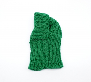 Шапка в'язана відкритими вухами зелена, L