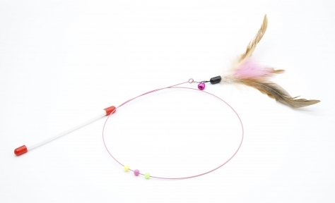 Вудка з пір'ям та дзвіночком 90 см.